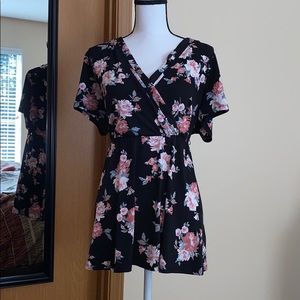 Short sleeve rose top